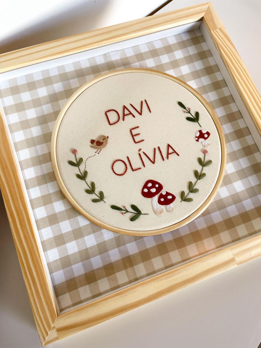 Bastidor bordado Davi e Olívia — Keylla Navarro Art